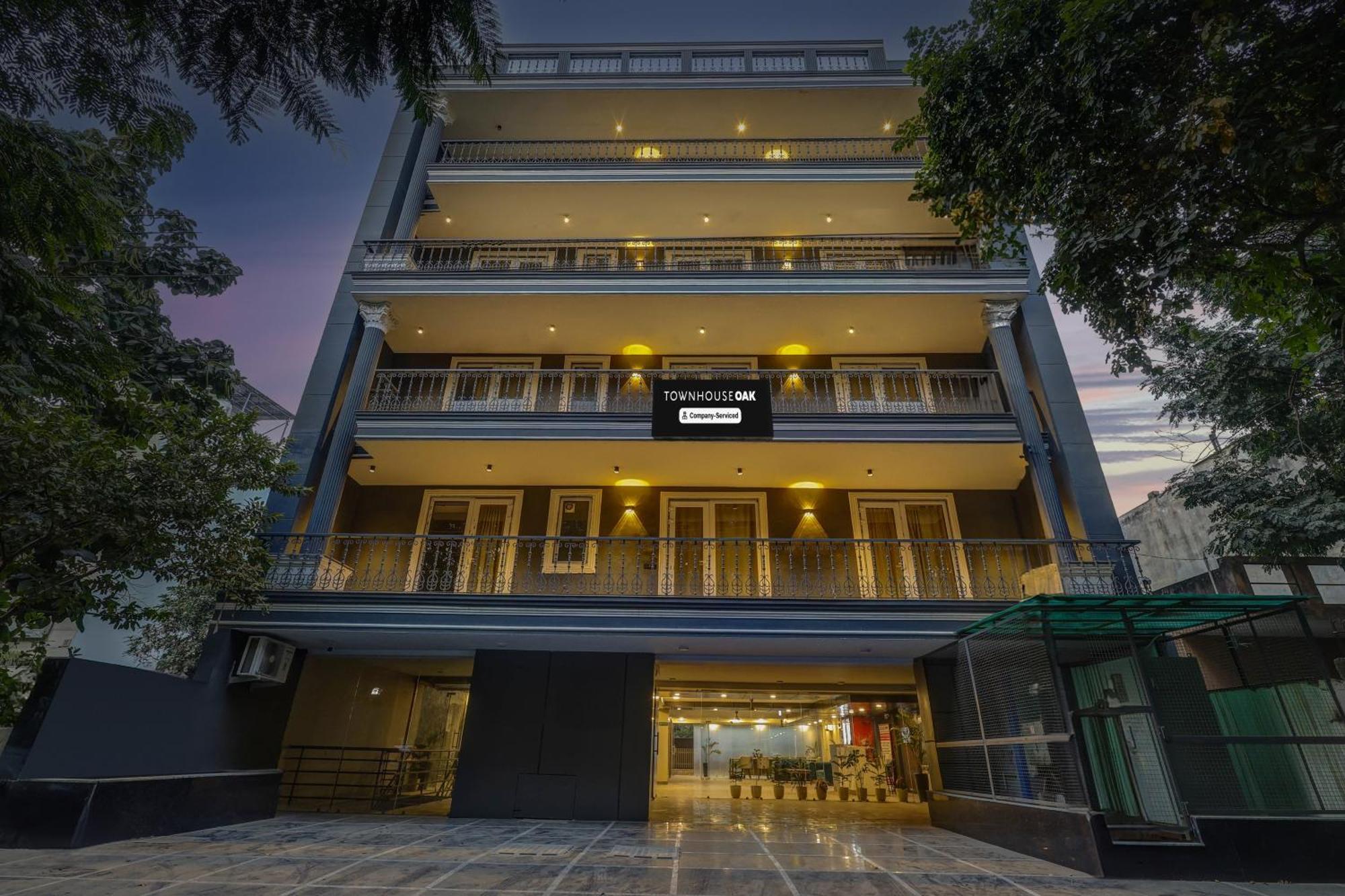 Super Townhouse Oak Udyog Vihar Hotel Gurgaon Exterior photo