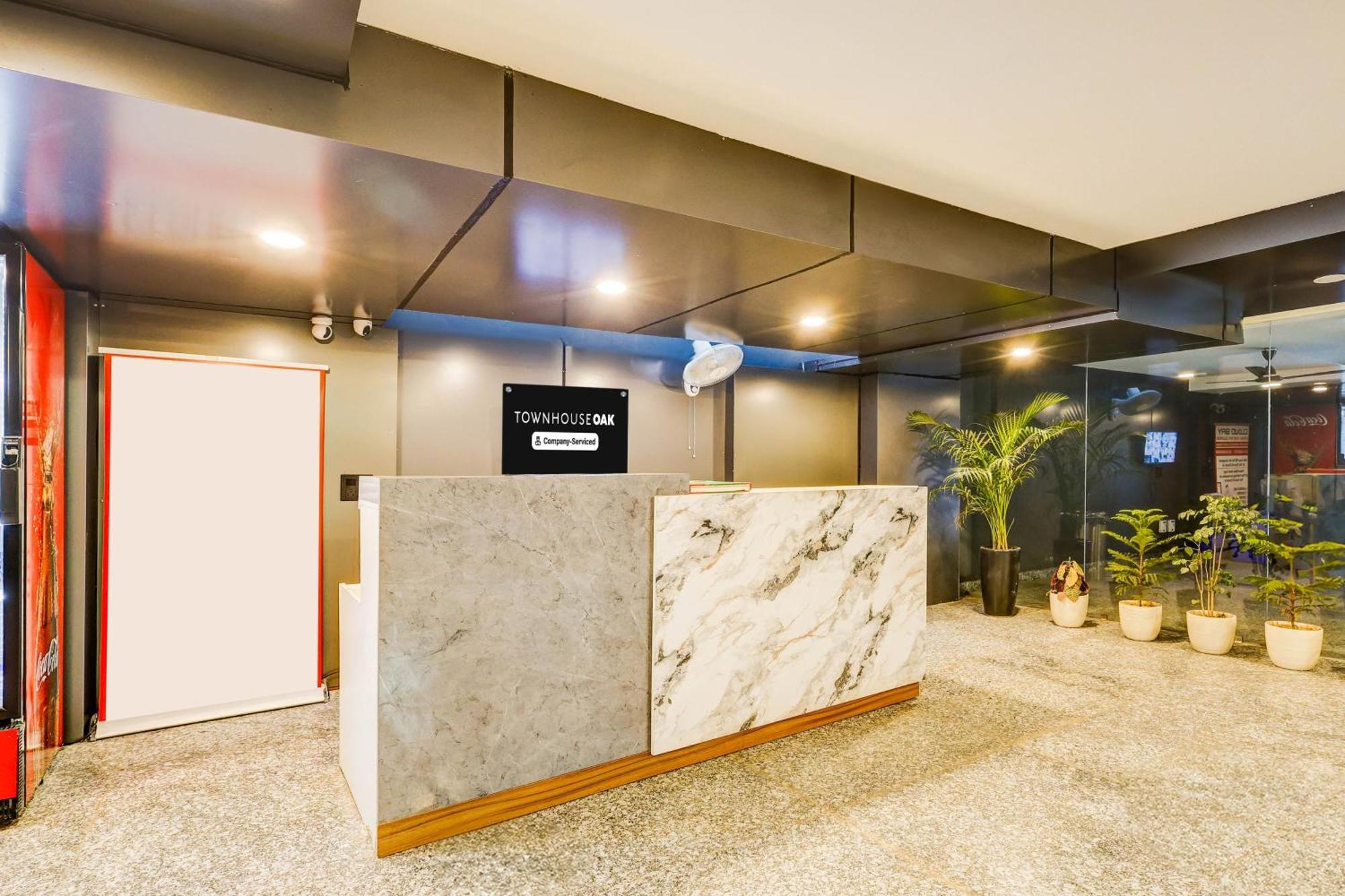 Super Townhouse Oak Udyog Vihar Hotel Gurgaon Exterior photo