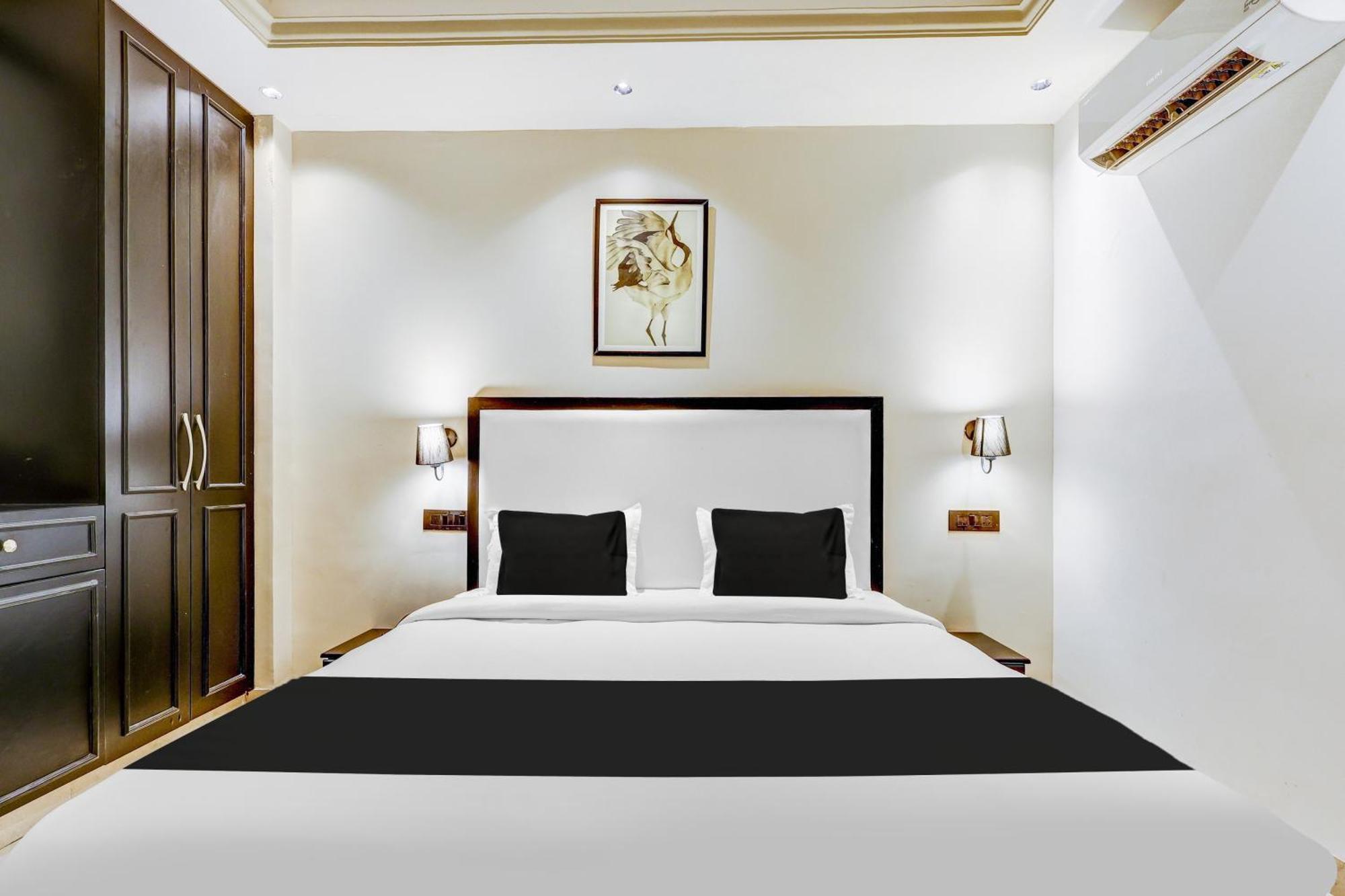 Super Townhouse Oak Udyog Vihar Hotel Gurgaon Exterior photo